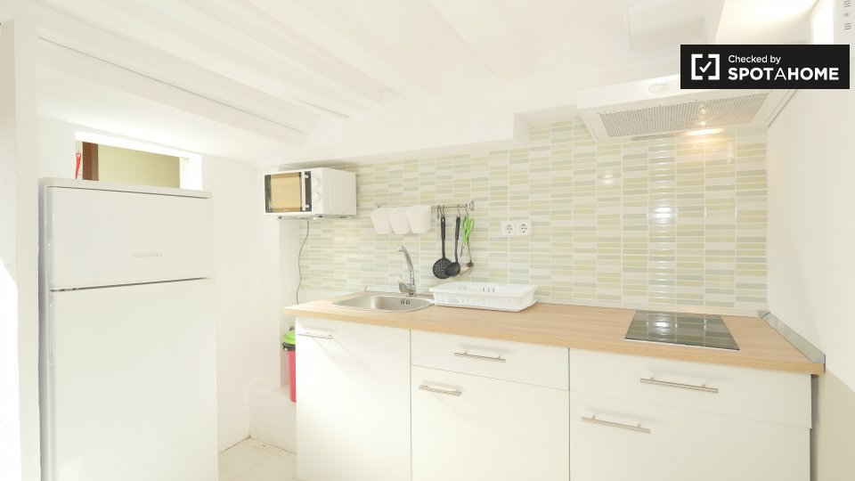 Double room Barcelona, 3 beds, 52m² — photo 7