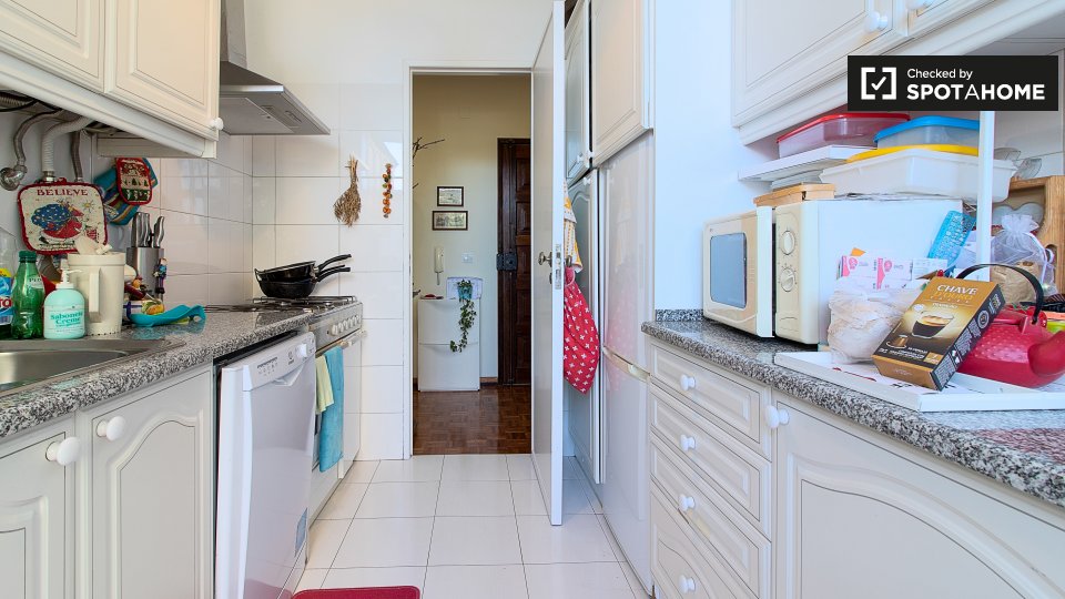 Double room Lisbon, 4 beds, 105m² — photo 30