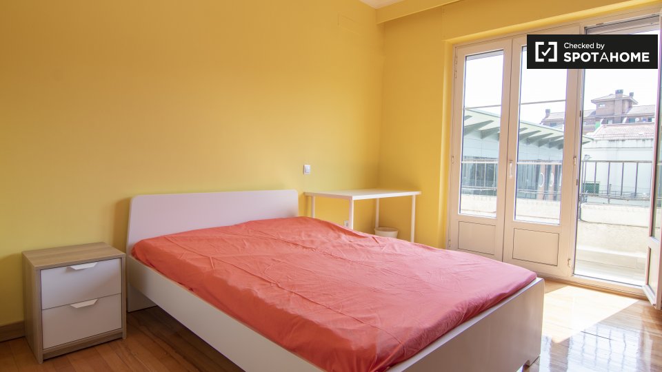 Double room Madrid, 7 beds, 200m² — photo 2