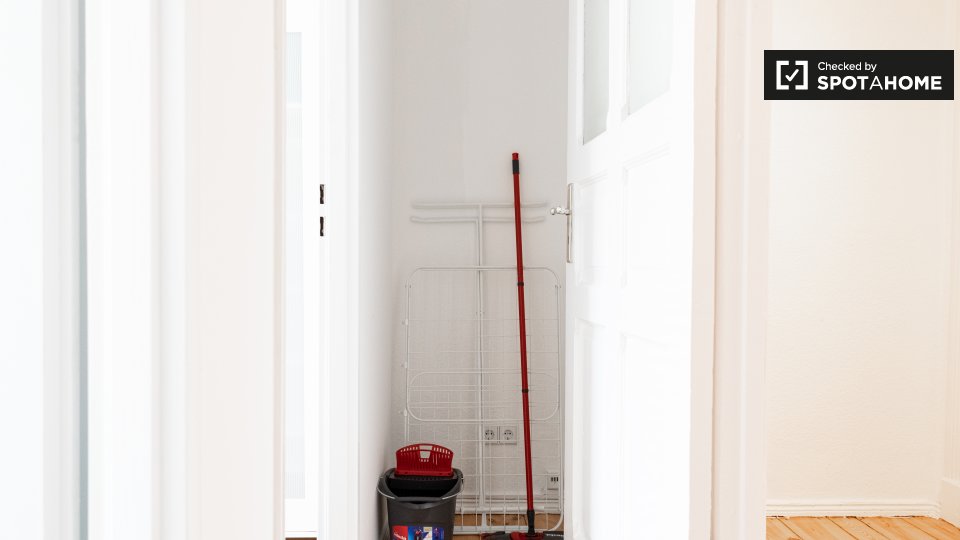 Double room Berlin, 4 beds, 80m² — photo 17