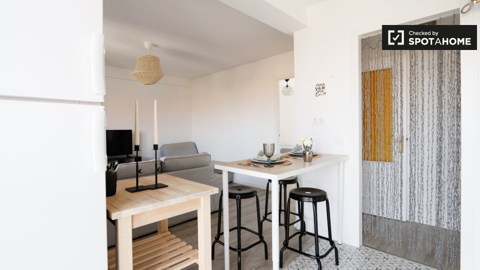 Double room Madrid, 3 beds, 85m² — photo 10