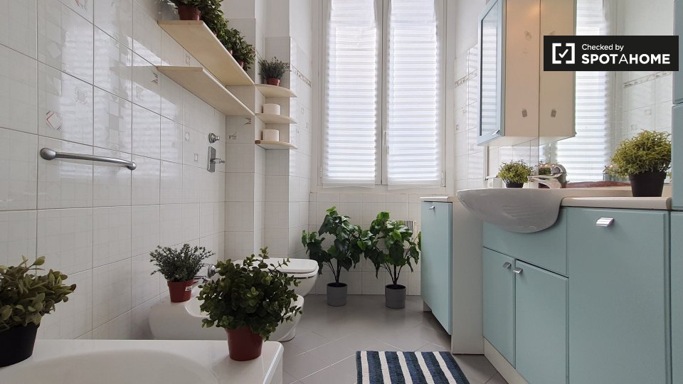 Double room Milan, 3 beds, 90m² — photo 15