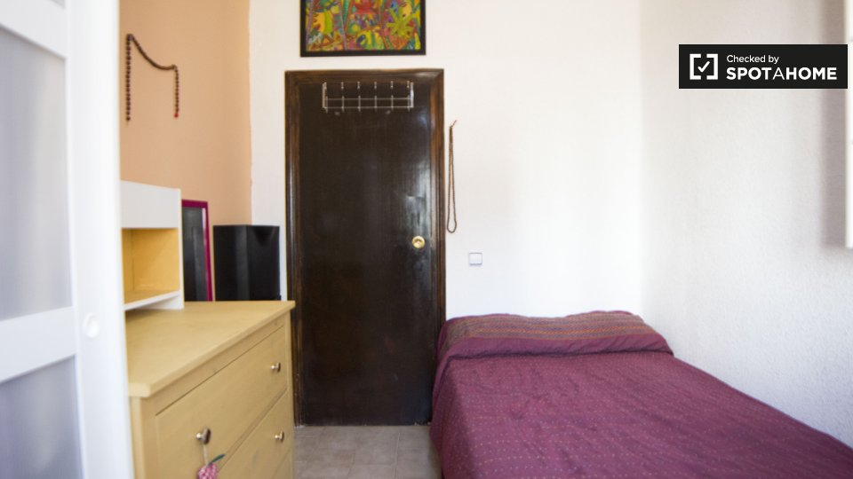 Double room Madrid, 4 beds, 80m² — photo 16