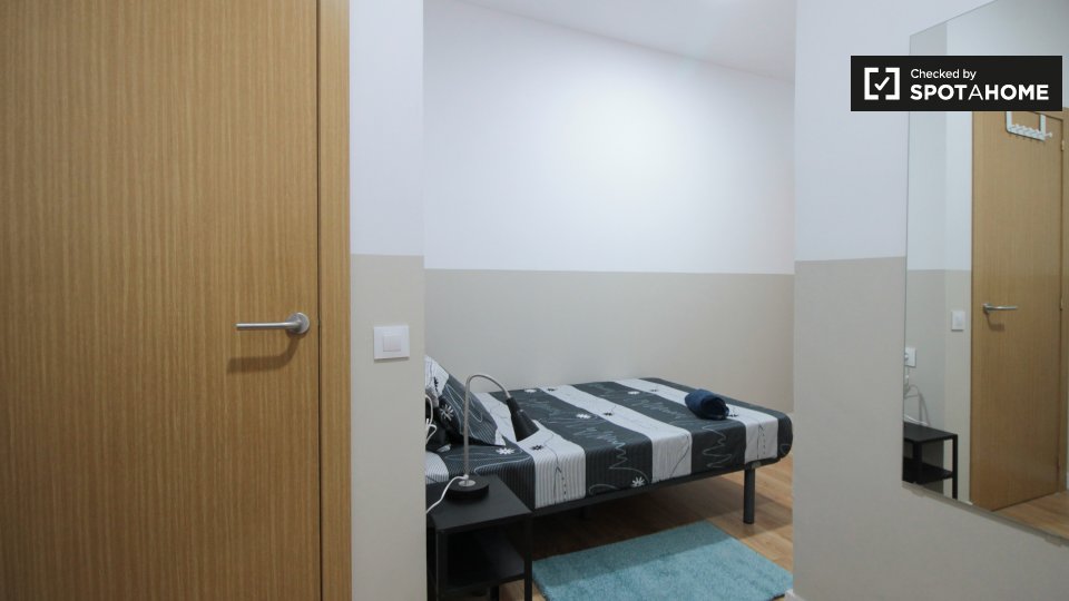 Double room Barcelona, 6 beds, 100m² — photo 4
