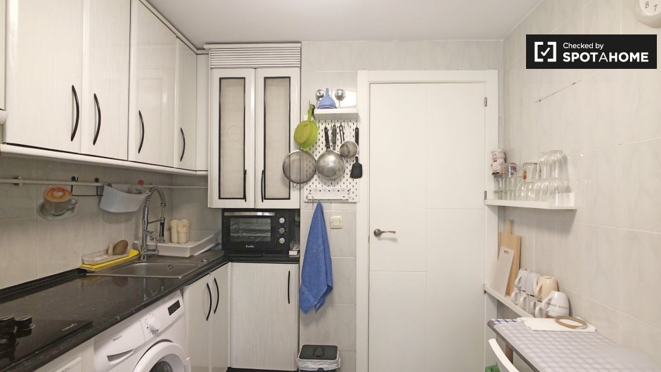 Double room Madrid, 3 beds, 160m² — photo 7