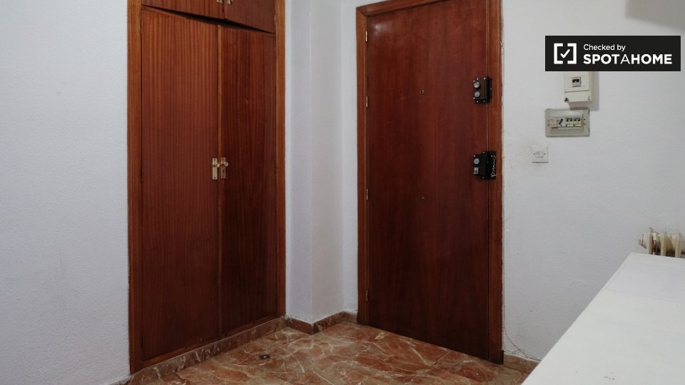 Apartment Granada, 4 beds, 150m² — photo 22