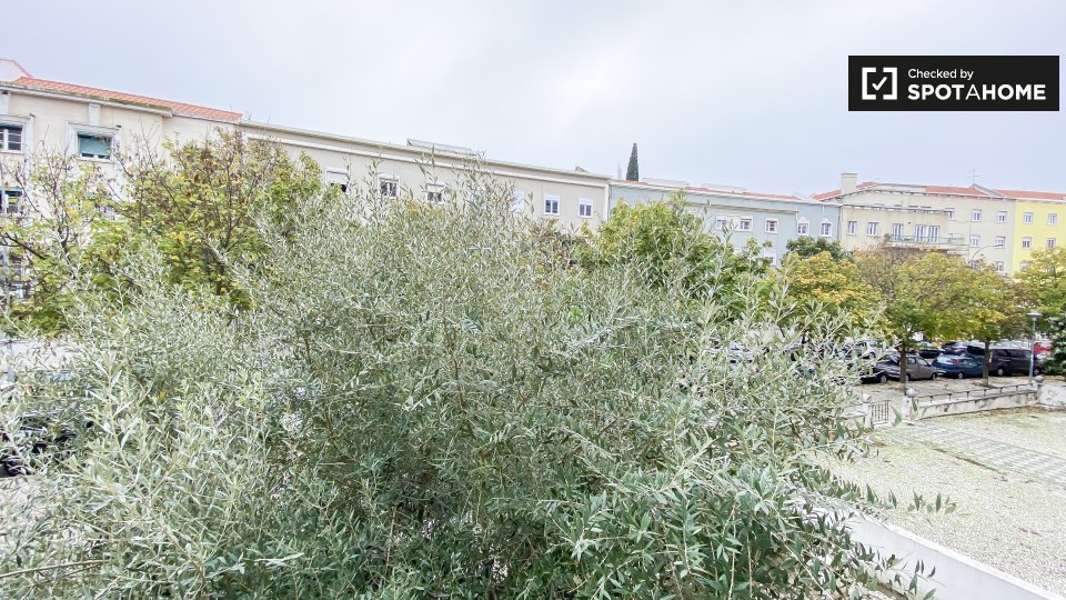 Double room Lisbon, 4 beds — photo 4