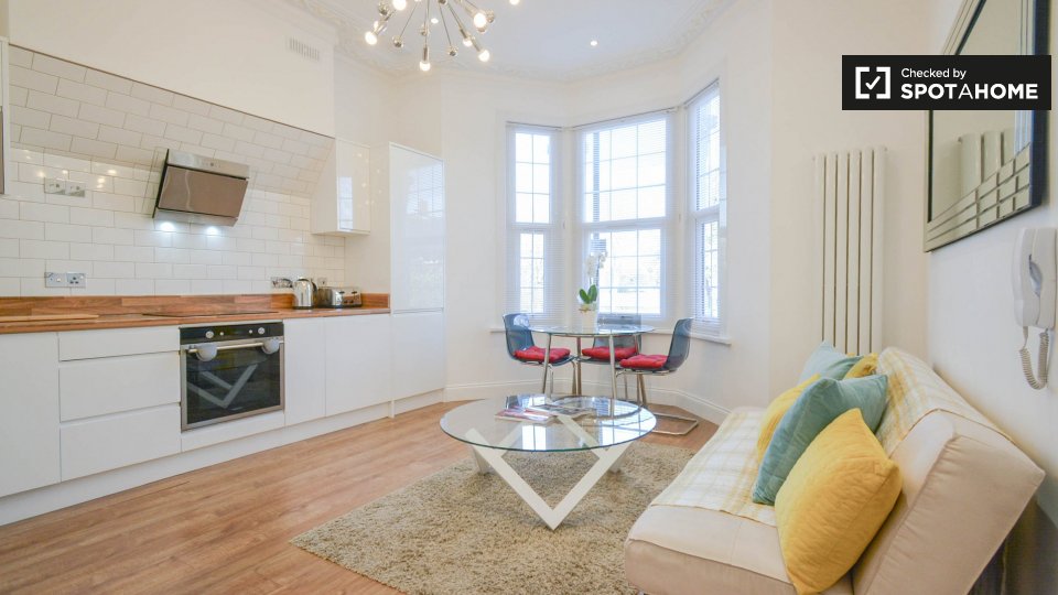 Apartment London, 1 bed, 35m² — photo 1