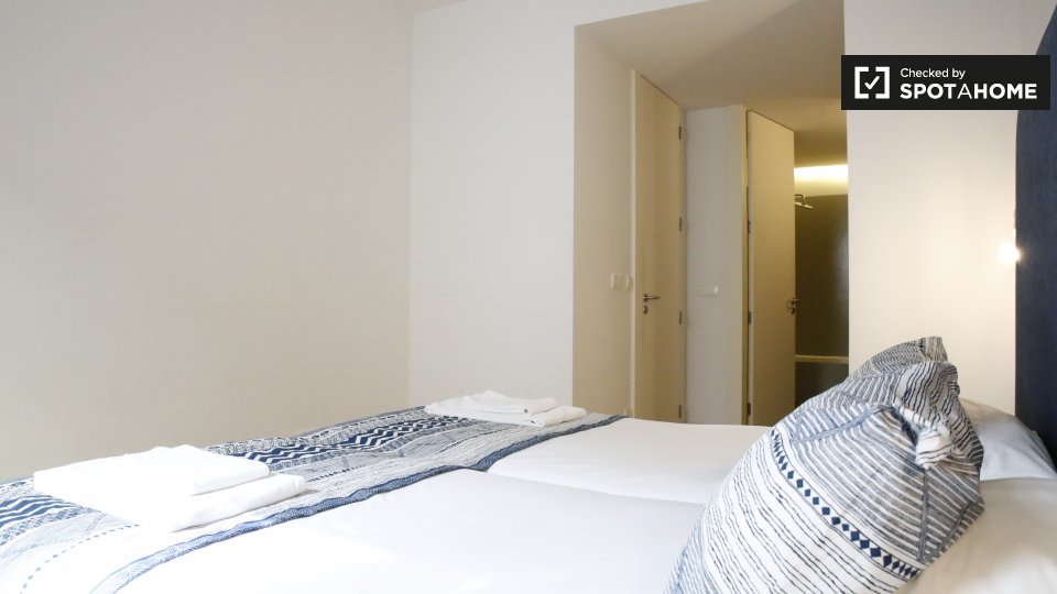 Apartment Lisbon, 3 beds, 100m² — photo 11