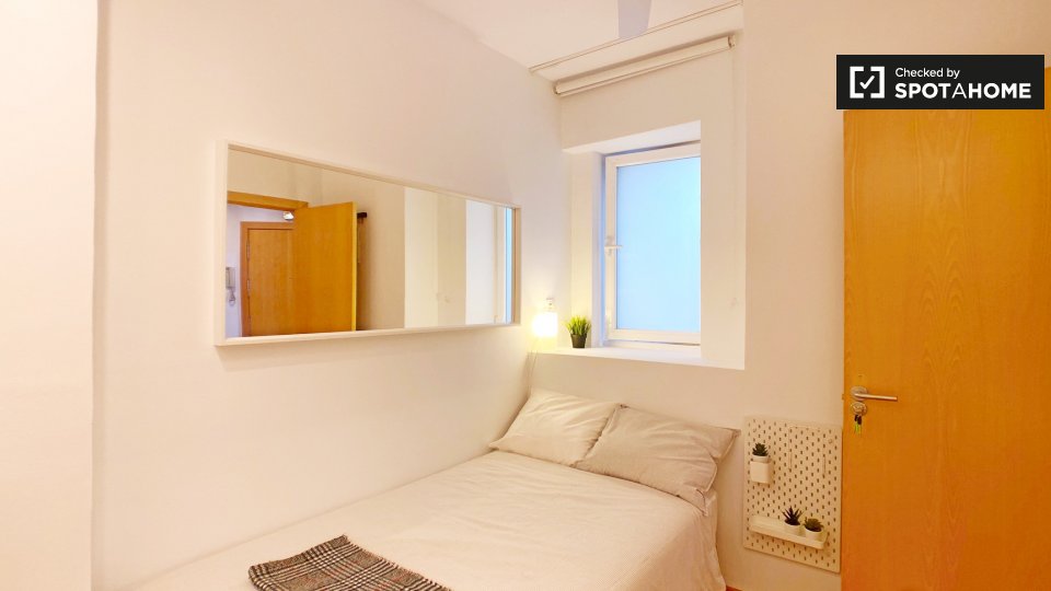 Double room Madrid, 4 beds, 90m² — photo 5