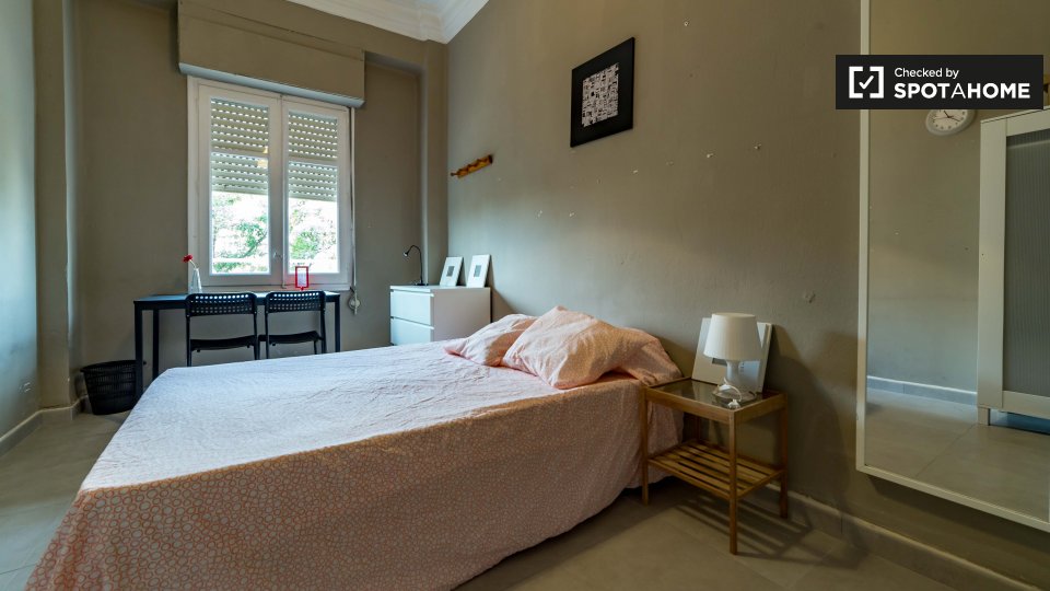 Double room Valencia, 5 beds, 130m² — photo 13