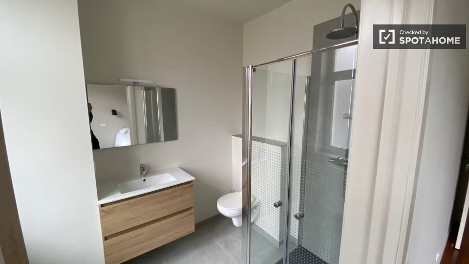 Double room Brussels, 6 beds — photo 5