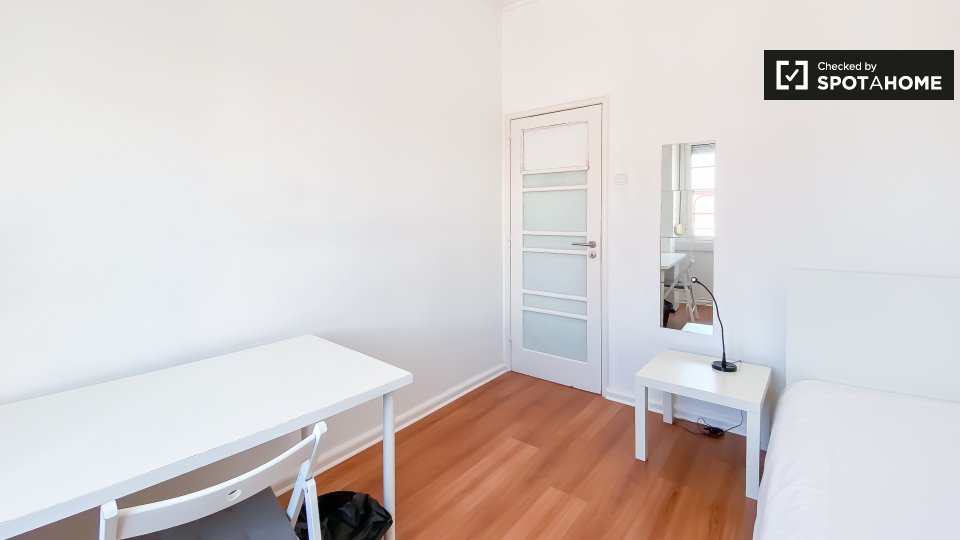 Apartment Lisbon, 11 beds — photo 2