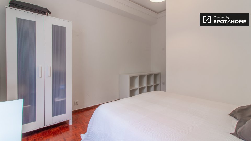 Double room Lisbon, 9 beds, 160m² — photo 2
