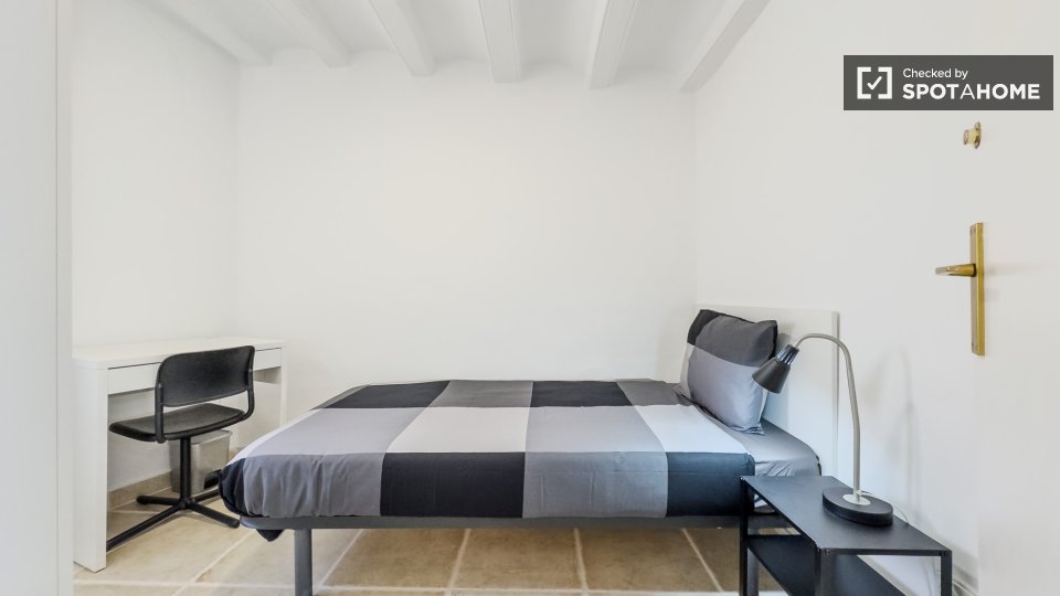 Double room Barcelona, 2 beds, 50m² — photo 10