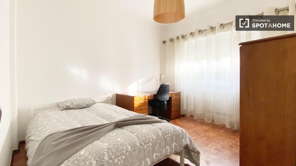 Double room Lisbon, 6 beds — photo 14