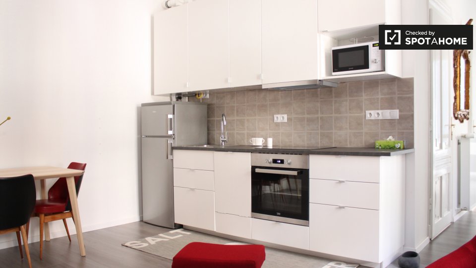Apartment Budapest, 2 beds, 51m² — photo 13