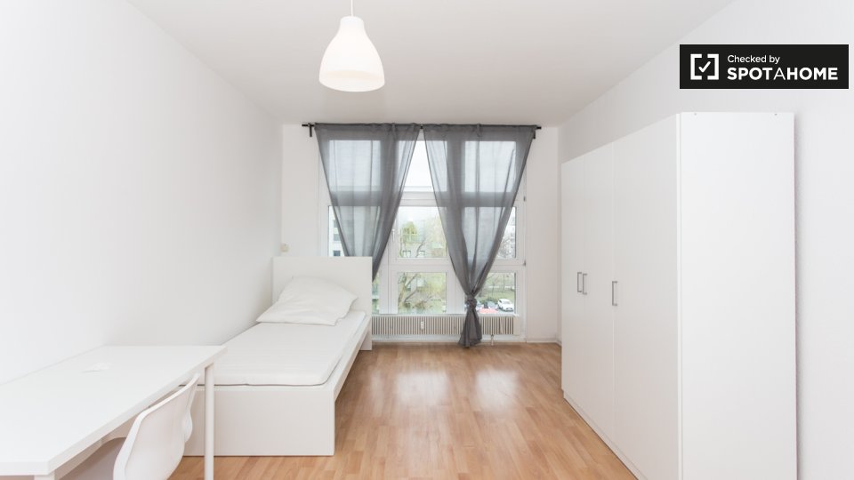 Double room Berlin, 3 beds, 67m² — photo 14