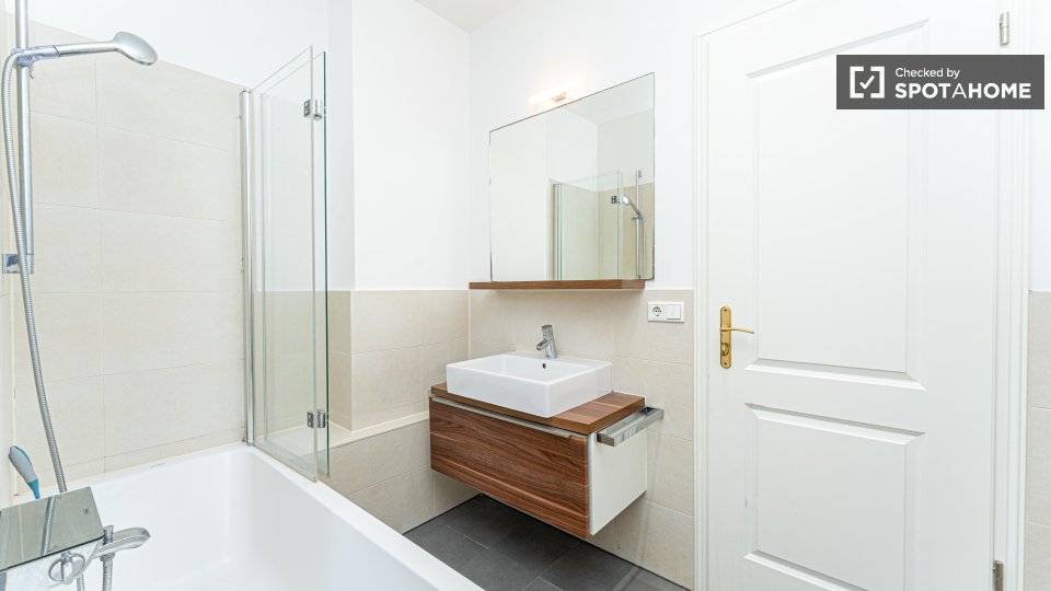 Apartment Berlin, 1 bed, 72m² — photo 18