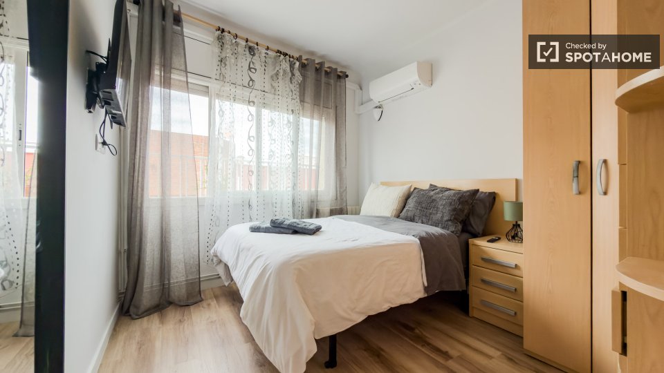 Apartment Barcelona, 3 beds, 67m² — photo 42