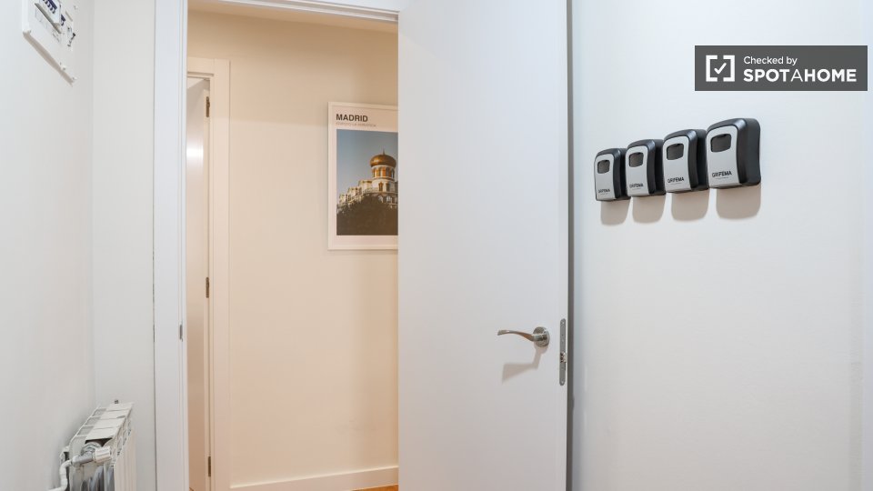 Double room Madrid, 4 beds — photo 26