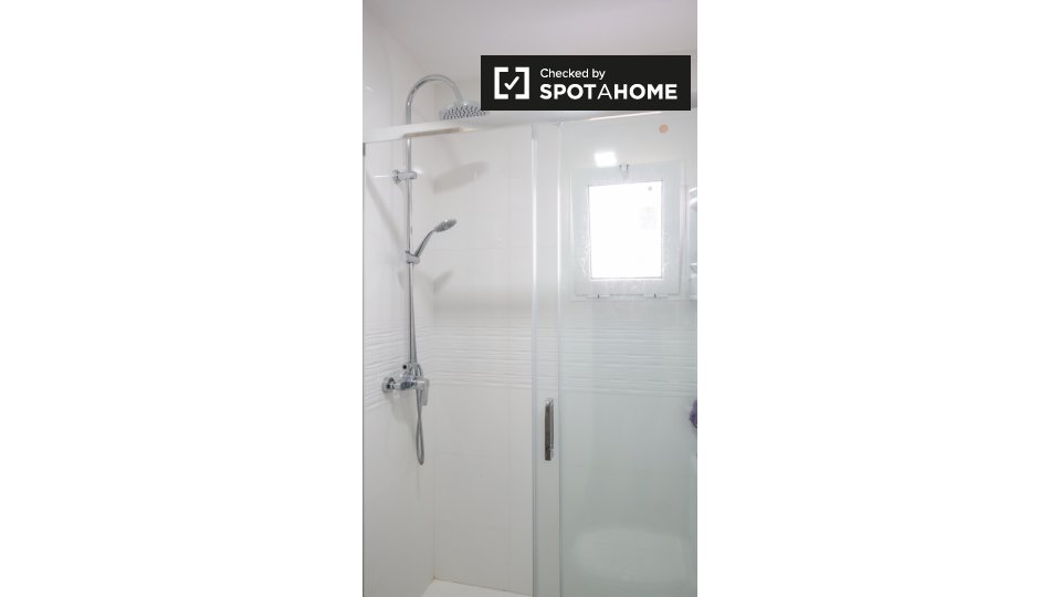 Double room Madrid, 4 beds — photo 19