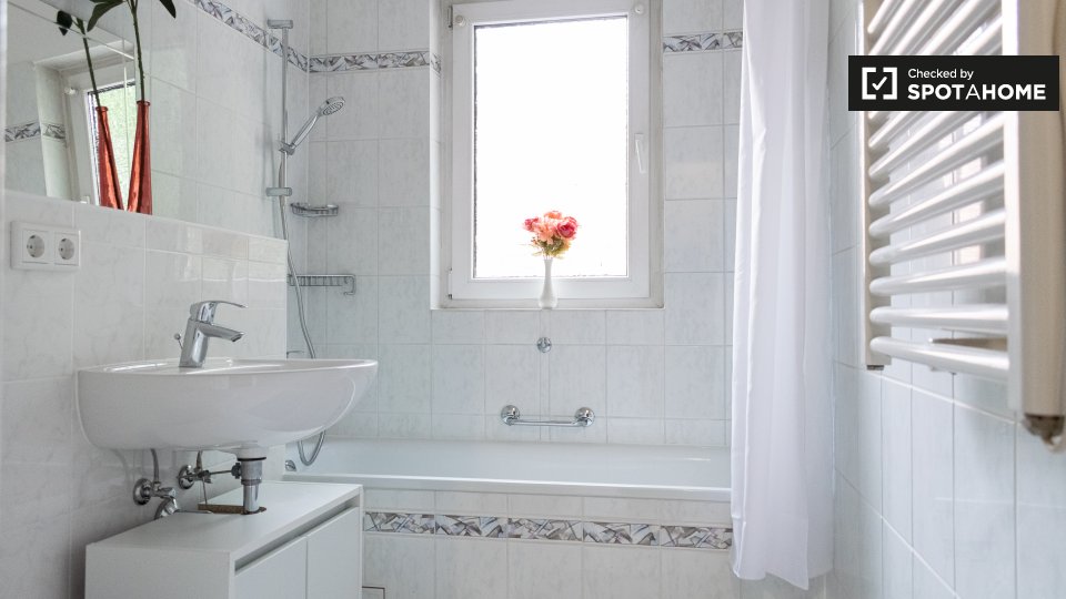 Double room Berlin, 7 beds, 100m² — photo 16