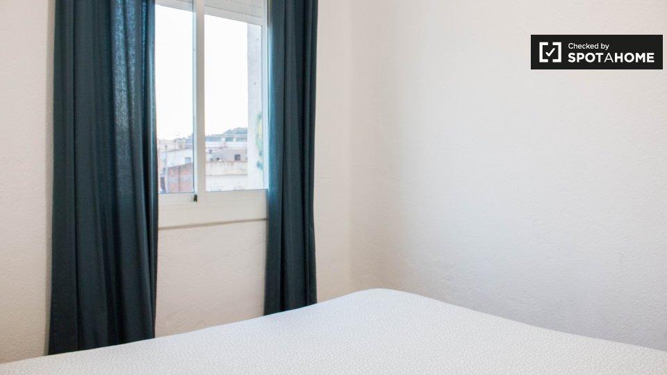 Double room Barcelona, 3 beds — photo 2