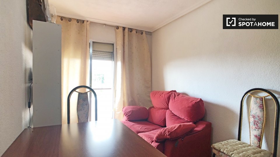 Double room Madrid, 2 beds, 75m² — photo 7
