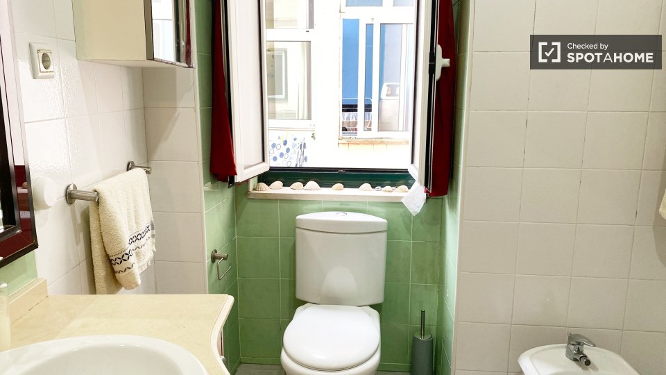 Double room Lisbon, 5 beds, 110m² — photo 46