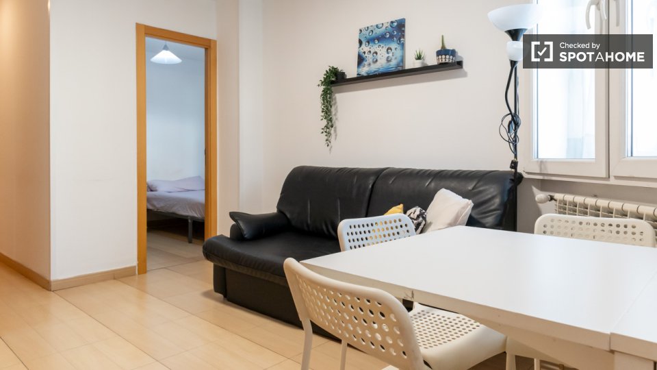 Double room Madrid, 3 beds — photo 25