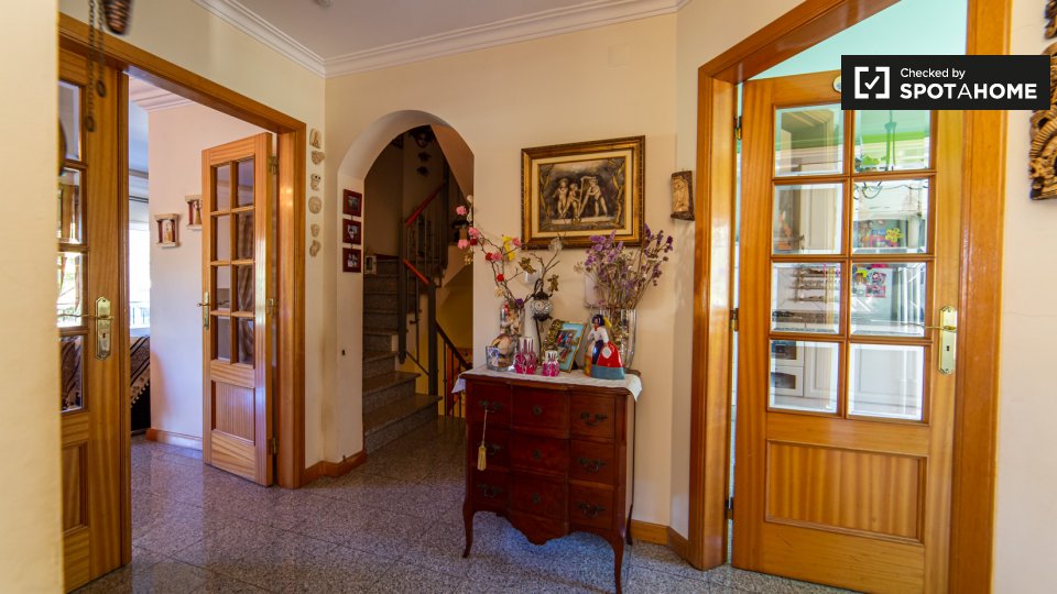 Double room Lisbon, 9 beds — photo 18