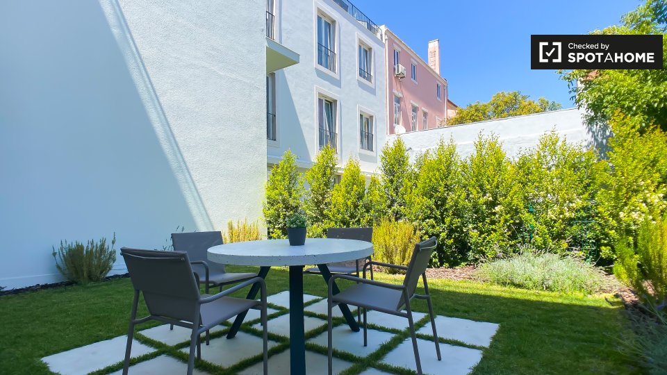Apartment Lisbon, 1 bed — photo 13
