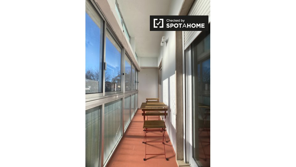 Apartment Lisbon, 2 beds, 61m² — photo 3