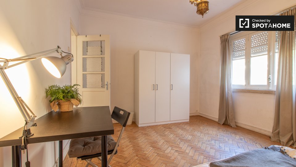 Double room Lisbon, 5 beds, 120m² — photo 4