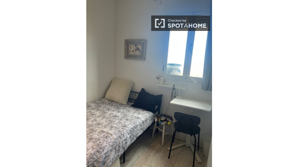Double room Madrid, 4 beds — photo 10