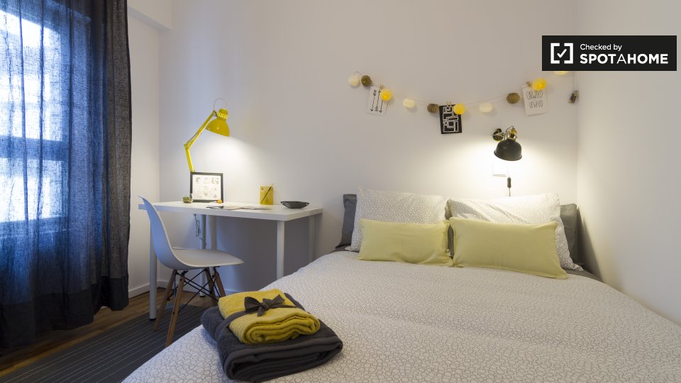 Double room Bilbao, 3 beds, 90m² — photo 3