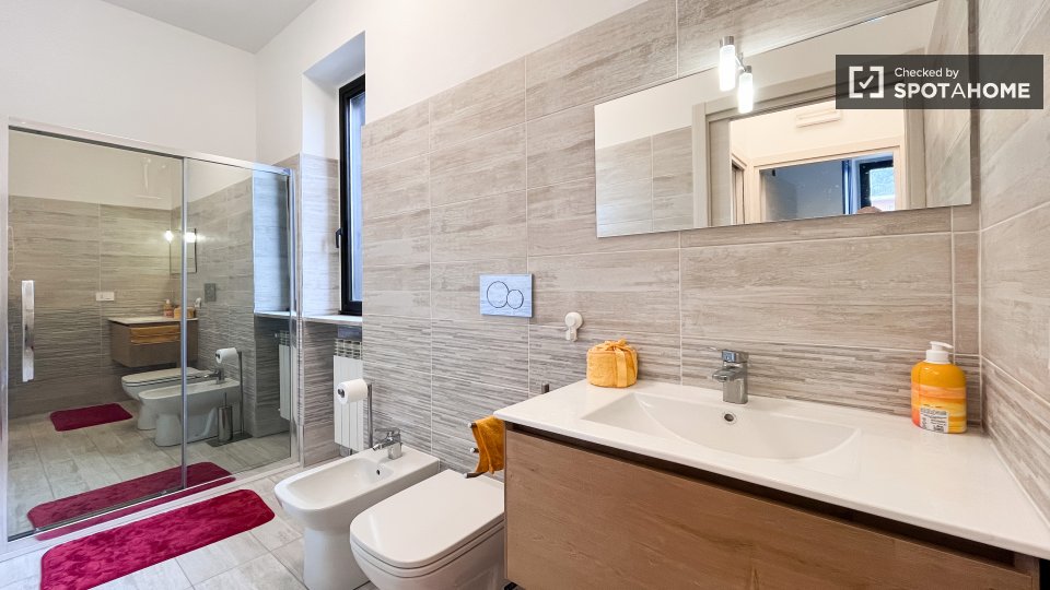 Double room Milan, 4 beds — photo 6
