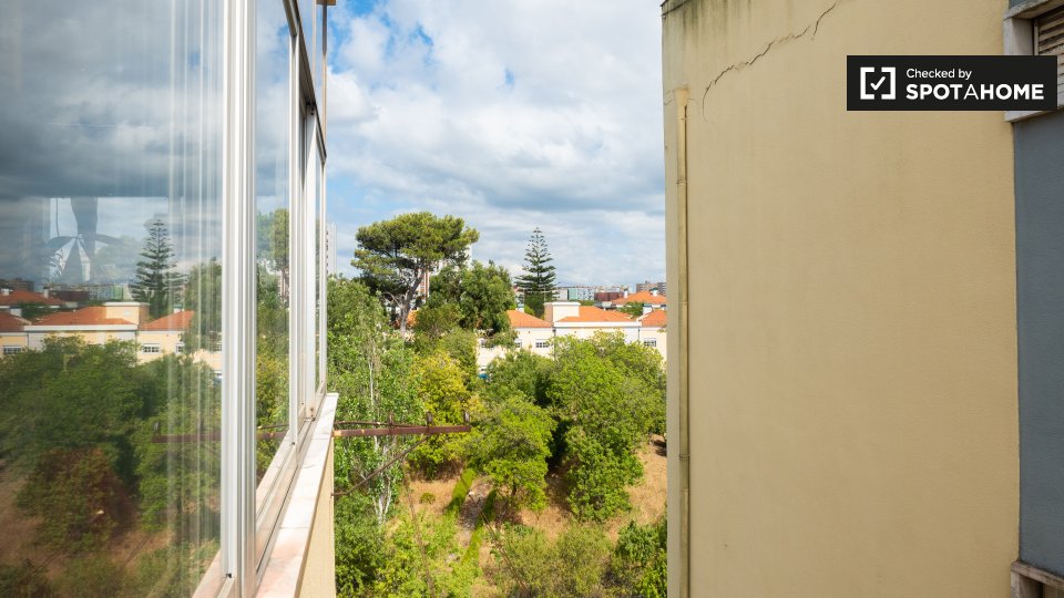 Double room Lisbon, 2 beds, 84m² — photo 8
