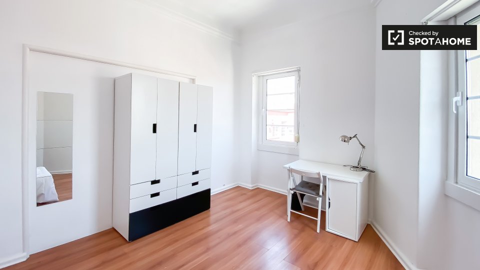 Apartment Lisbon, 11 beds — photo 2