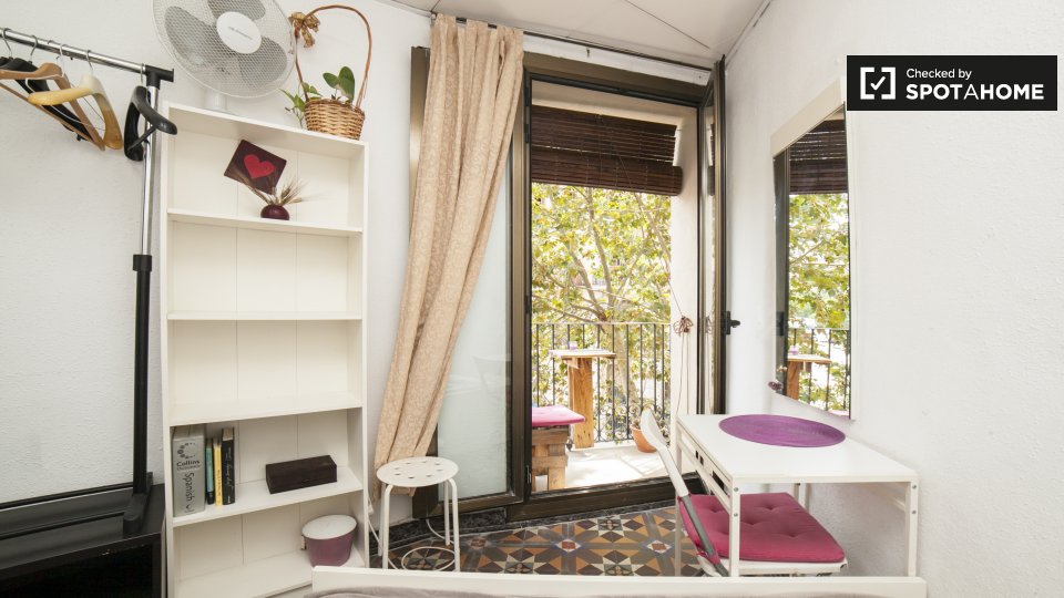 Double room Barcelona, 2 beds, 60m² — photo 1