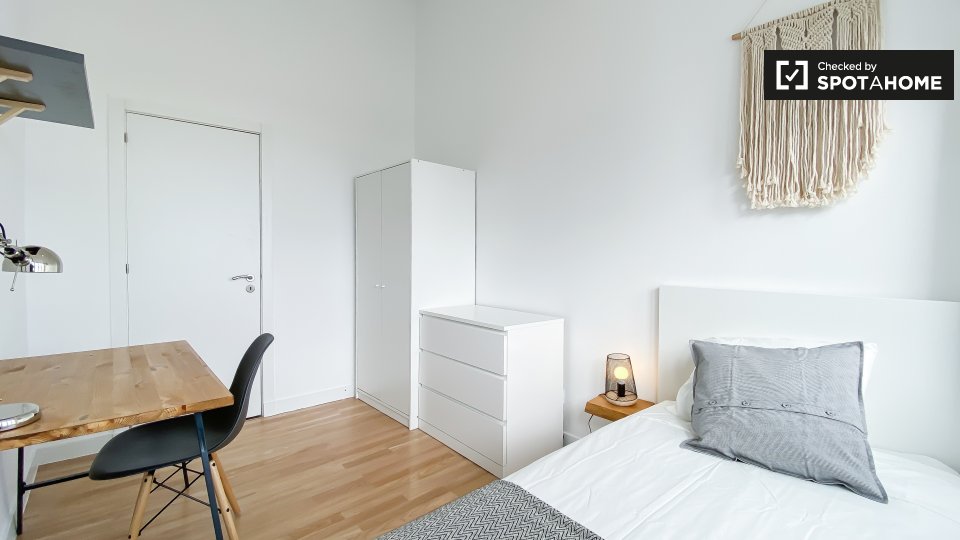 Double room Lisbon, 7 beds, 120m² — photo 2