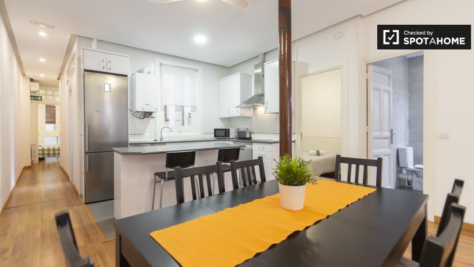 Apartment Madrid, 4 beds, 97m² — photo 1