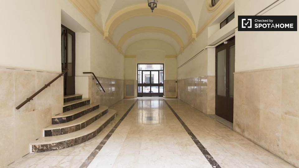 Apartment Madrid, 3 beds, 1m² — photo 1