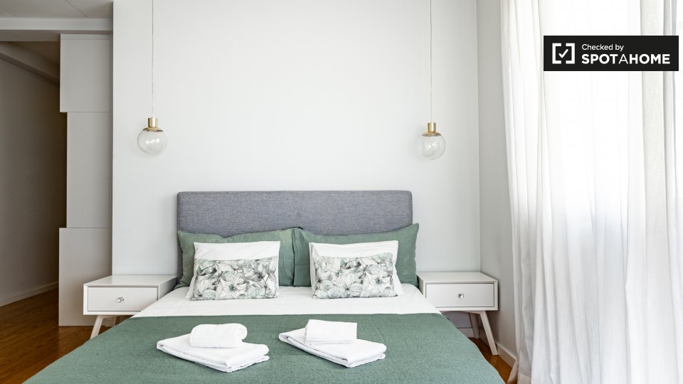 Apartment Lisbon, 3 beds, 110m² — photo 15