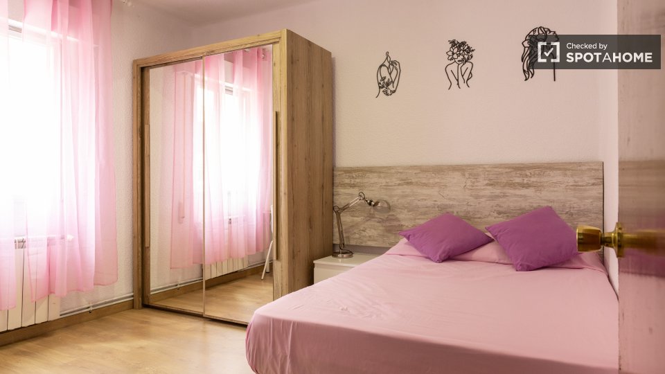 Double room Madrid, 4 beds — photo 50