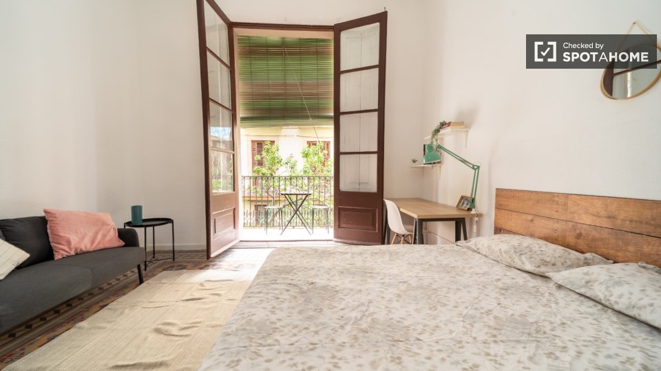 Double room Barcelona, 14 beds, 400m² — photo 36