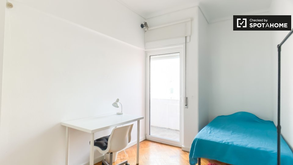 Double room Lisbon, 3 beds — photo 2