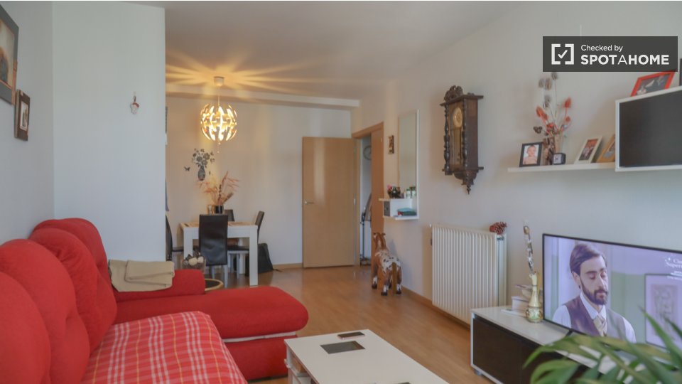 Double room Madrid, 3 beds, 70m² — photo 13
