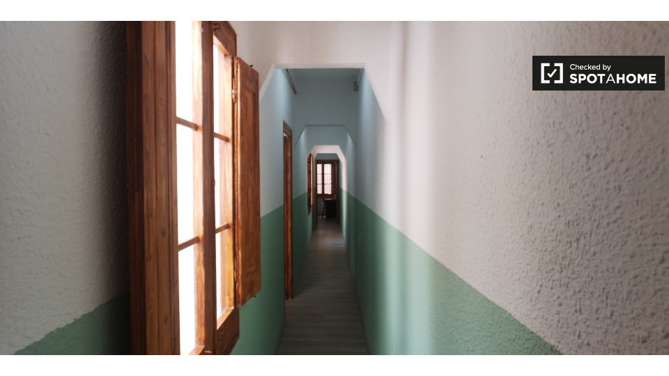 Double room Barcelona, 3 beds, 65m² — photo 19